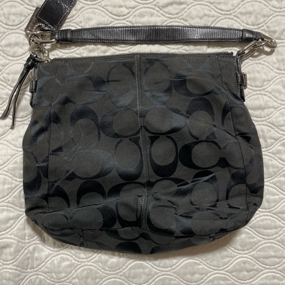 Coach Chelsea Ashlyn Black Signature Shoulder Bag No. 17834 - Picture 2 of 4